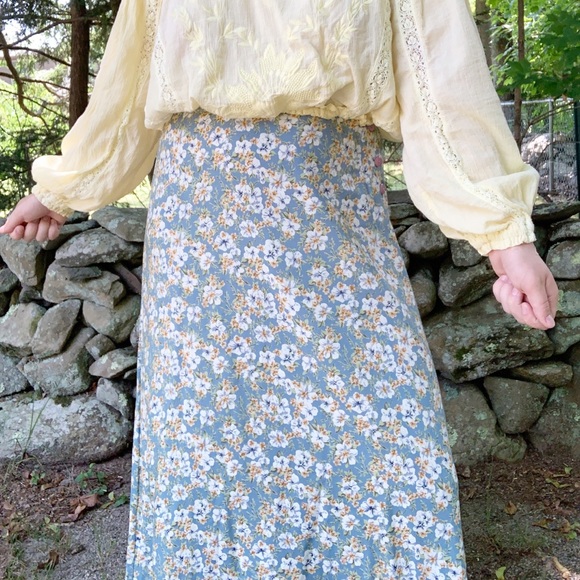 white maxi skirt with yellow flowers